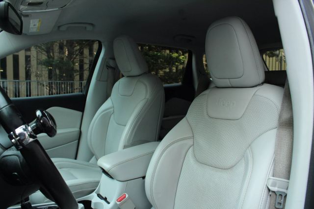 Vehicle image 16 of 46