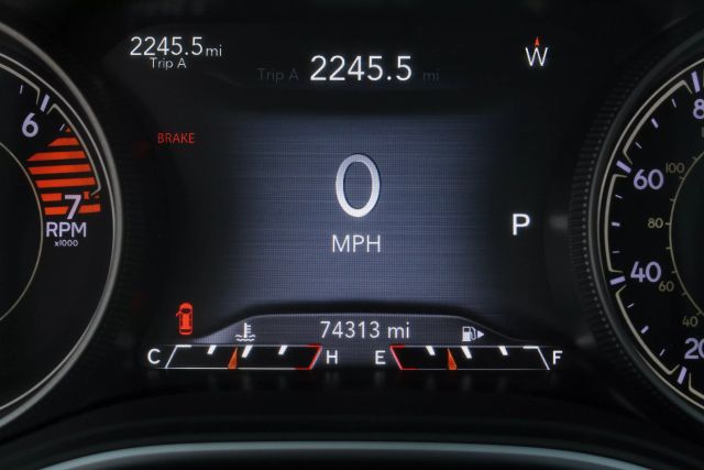 Vehicle image 40 of 46