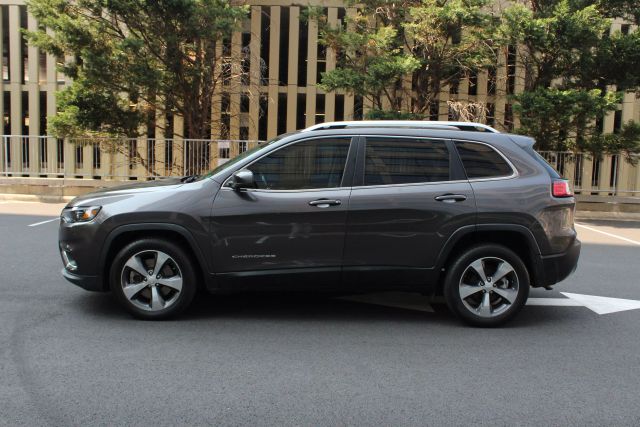 Vehicle image 7 of 46