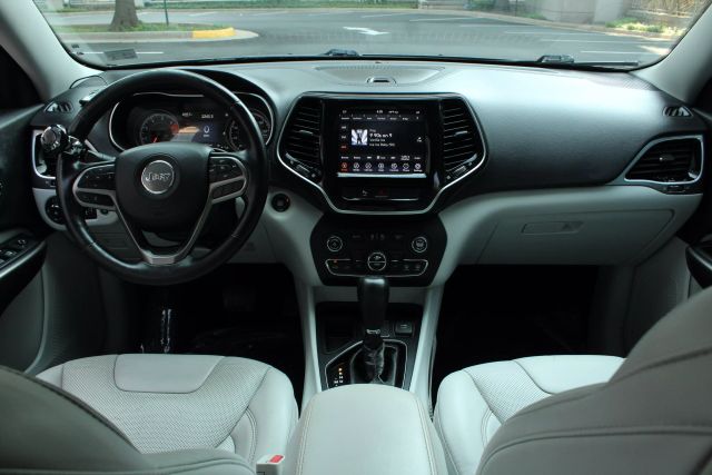 Vehicle image 24 of 46