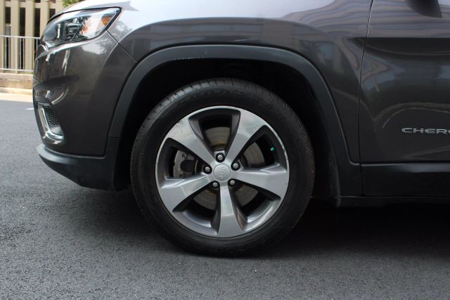 Vehicle image 12 of 46