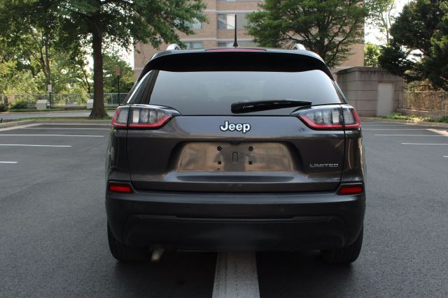 Vehicle image 10 of 46