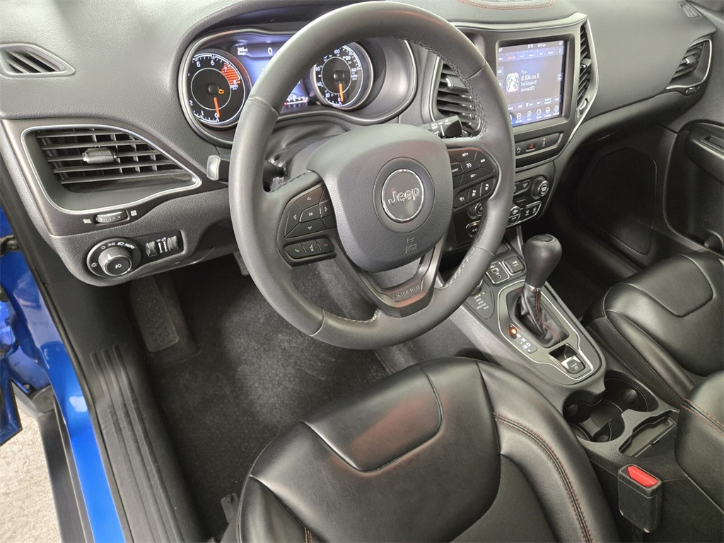 Vehicle image 14 of 40