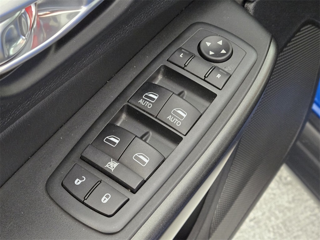 Vehicle image 23 of 40