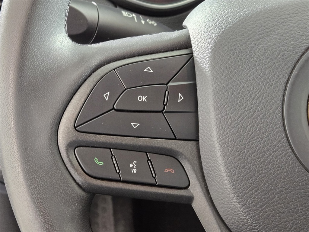 Vehicle image 26 of 40