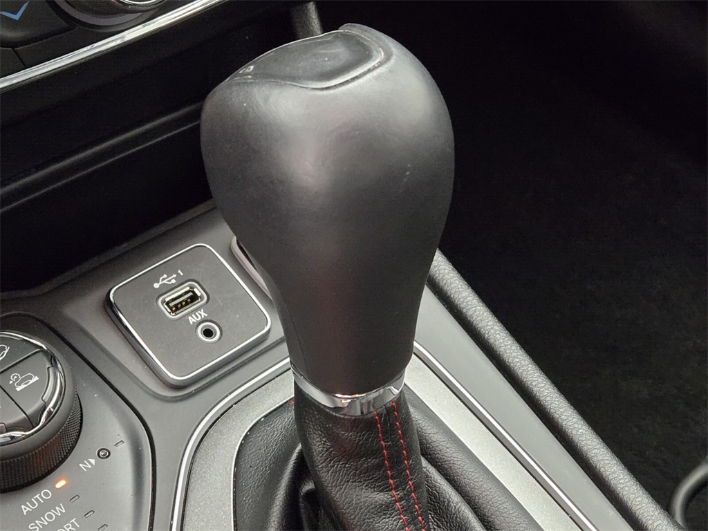 Vehicle image 31 of 40