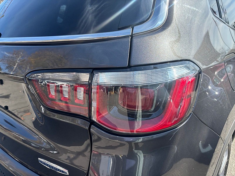 2020 Jeep Compass Latitude Image 11 of 29