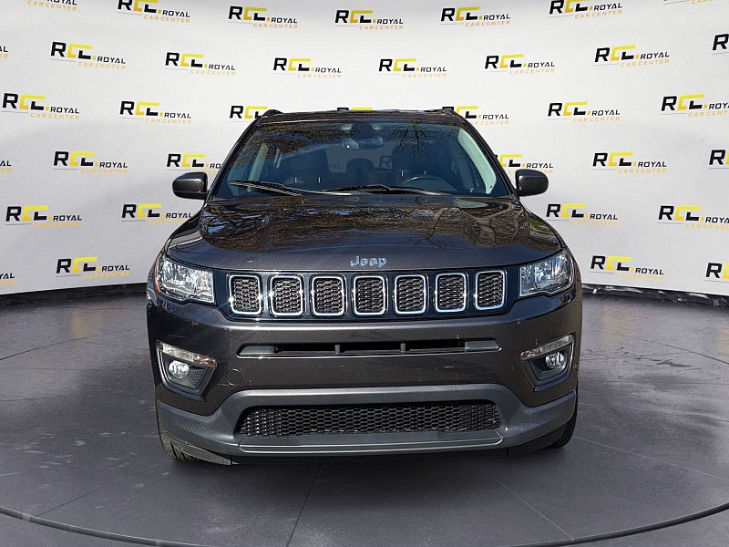 2020 Jeep Compass Latitude Image 2 of 29