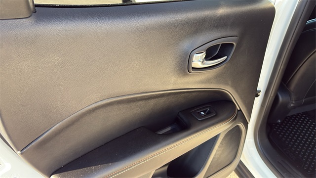 2020 Jeep Compass Latitude Image 23 of 28