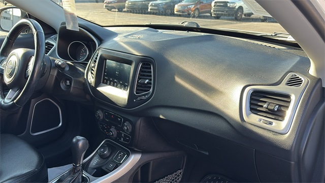 2020 Jeep Compass Latitude Image 16 of 28
