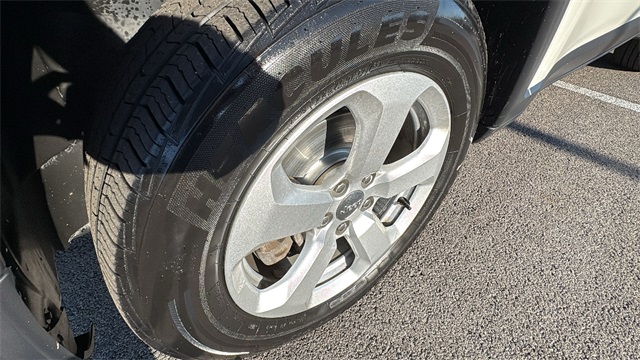 2020 Jeep Compass Latitude Image 8 of 28