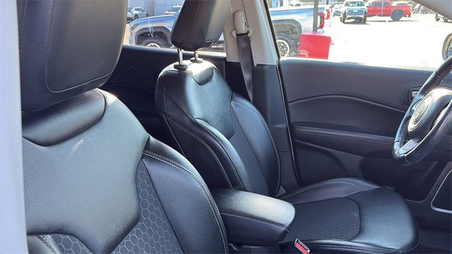 2020 Jeep Compass Latitude Image 11 of 28