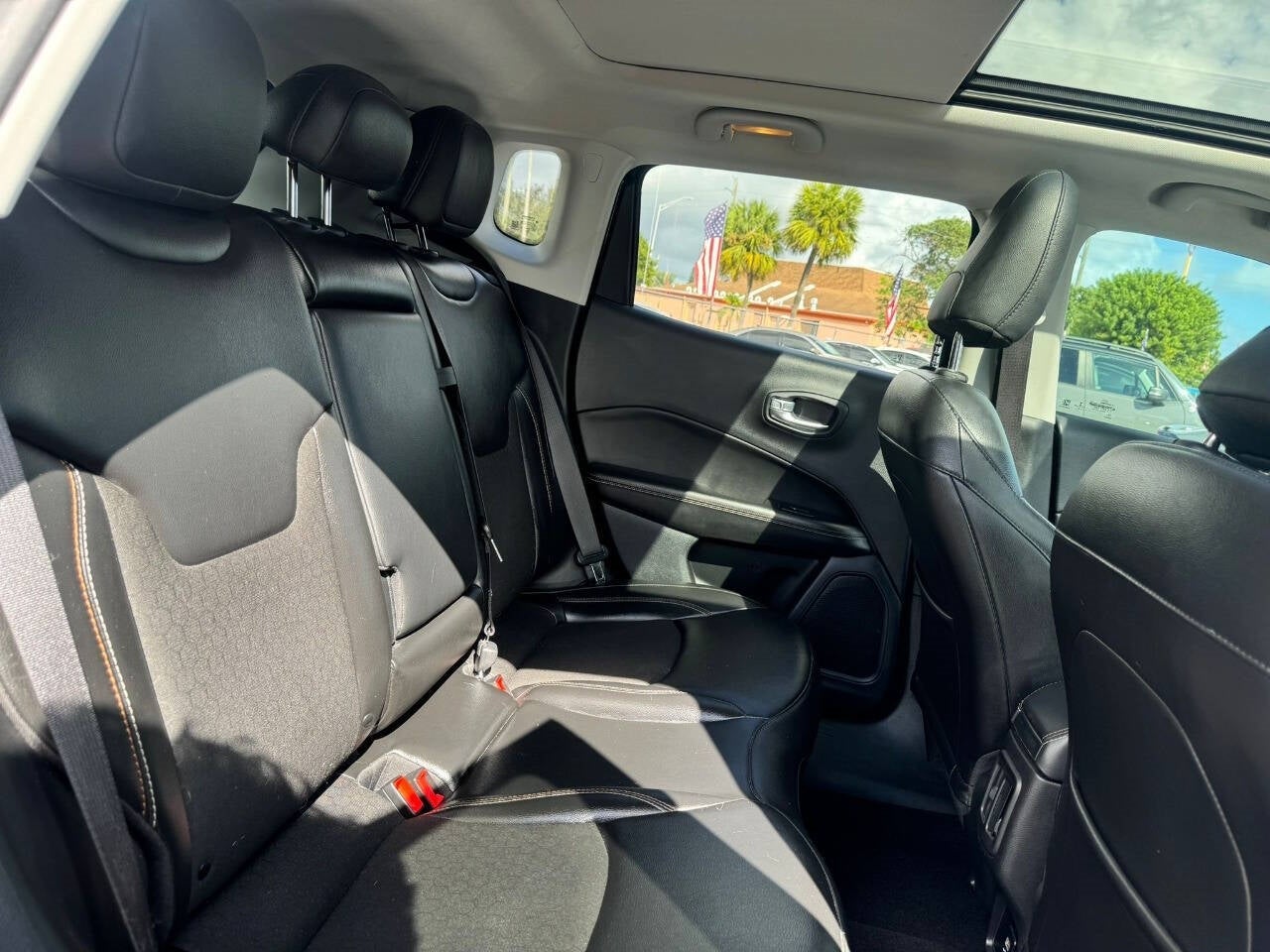 Vehicle image 18 of 44