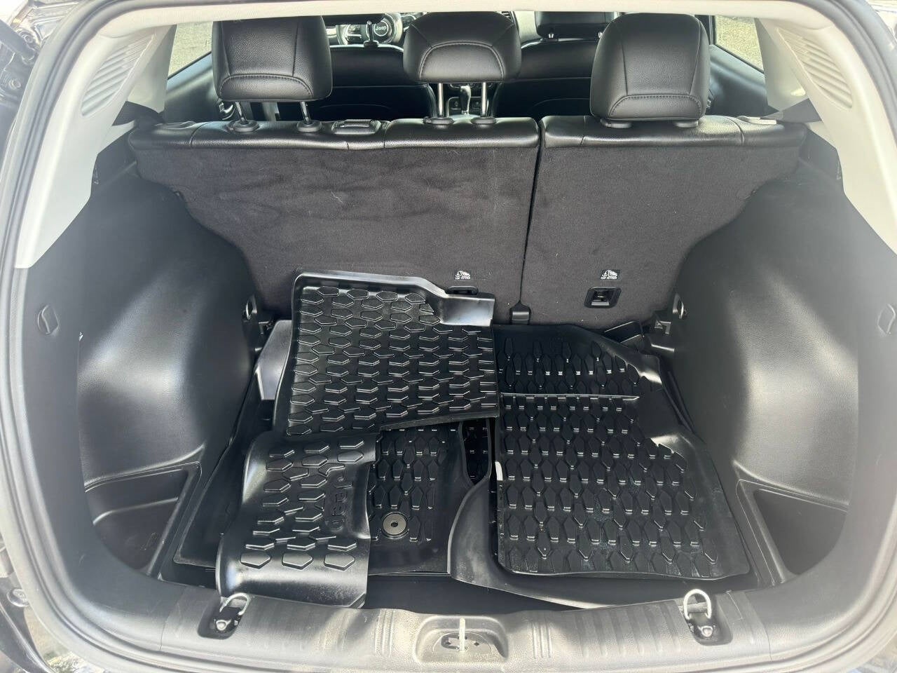 Vehicle image 25 of 44