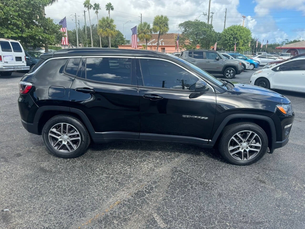 Vehicle image 7 of 44