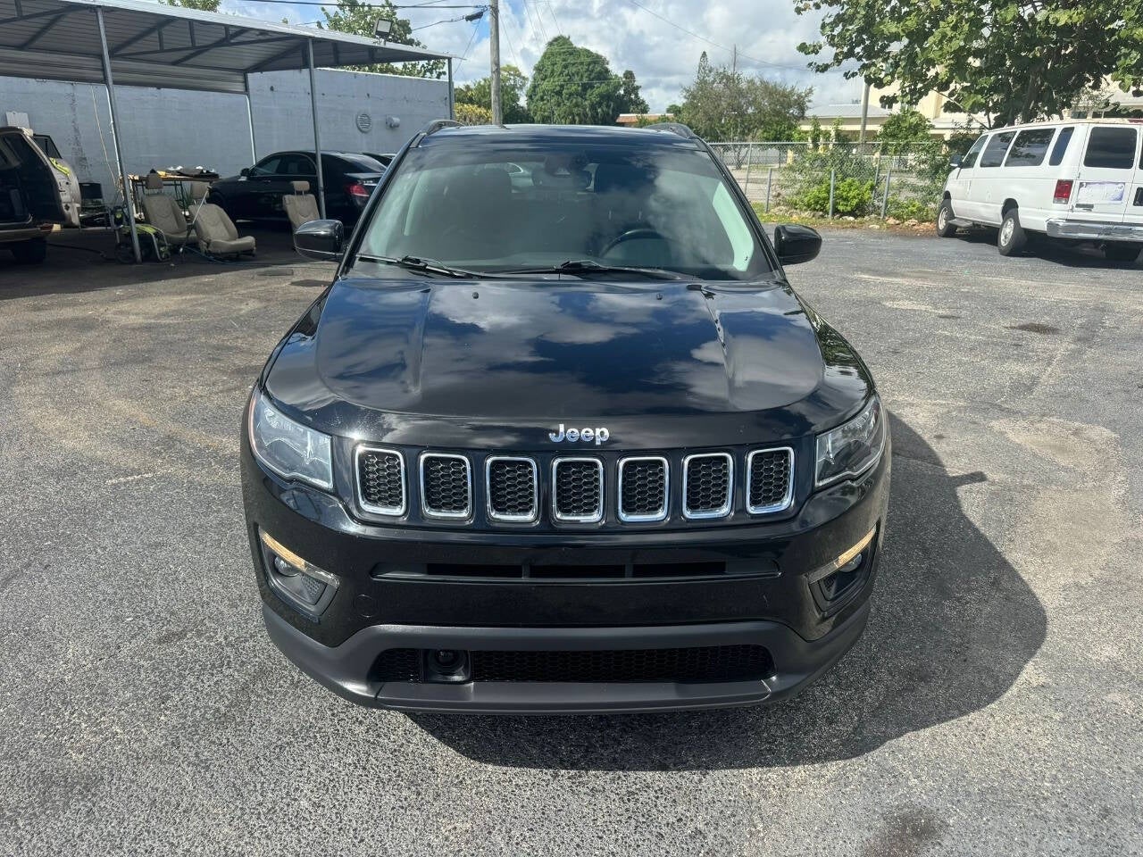 Vehicle image 4 of 44