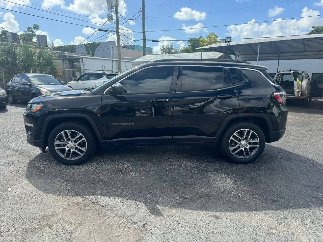 Vehicle image 14 of 44