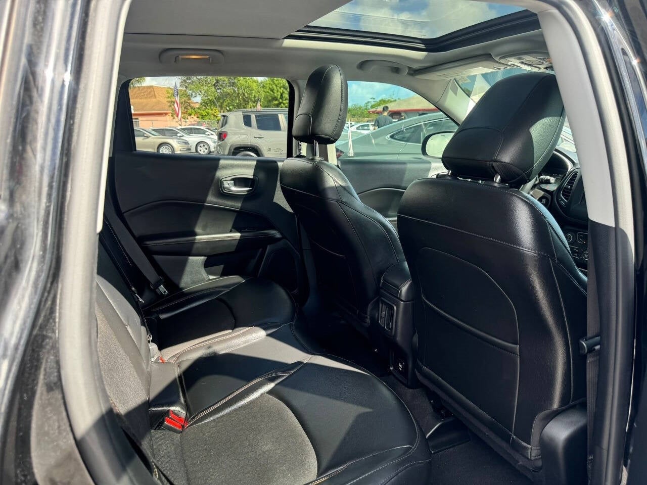 Vehicle image 21 of 44