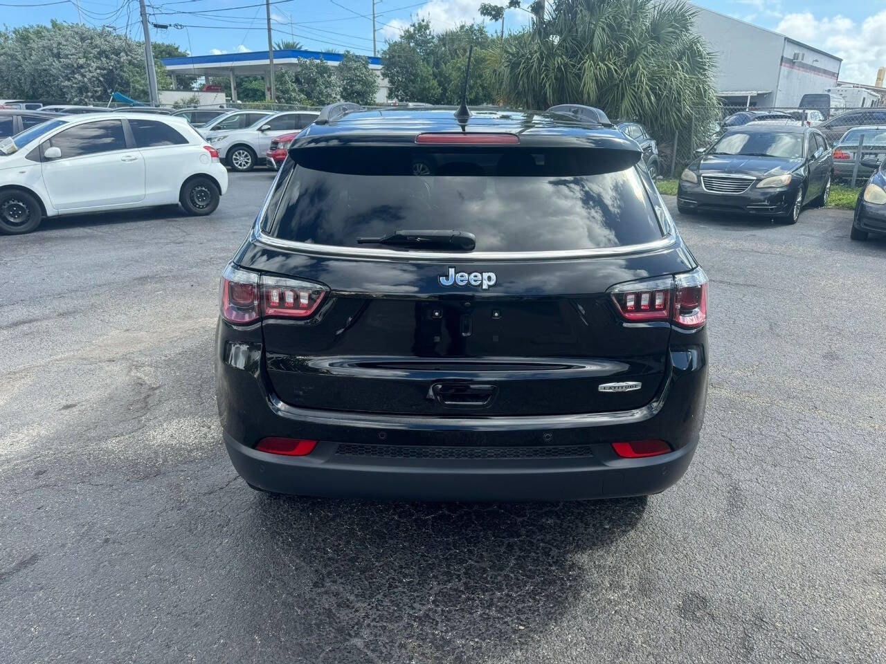 Vehicle image 11 of 44