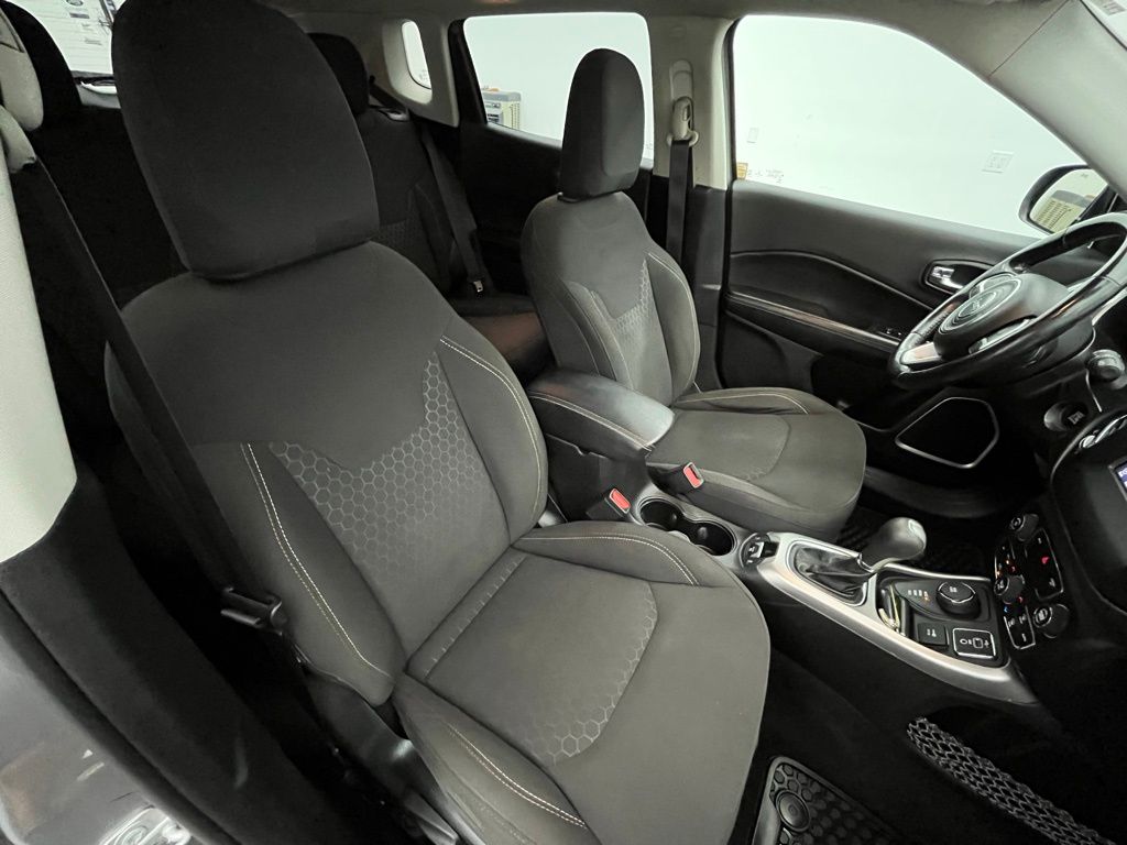 2020 Jeep Compass Sport Image 11 of 32