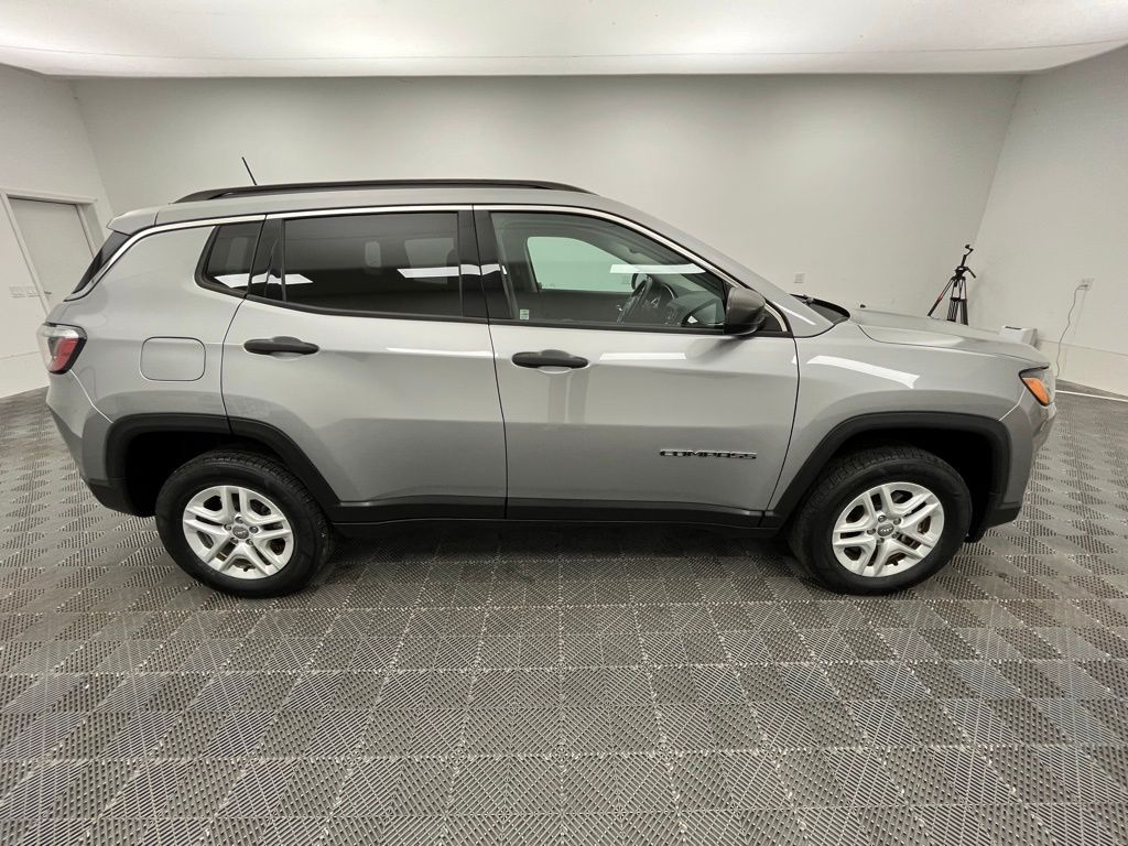 2020 Jeep Compass Sport Image 4 of 32