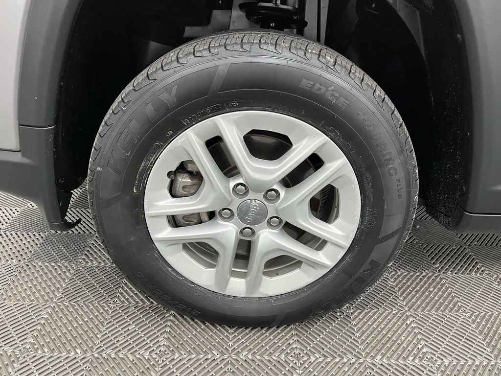 2020 Jeep Compass Sport Image 8 of 32