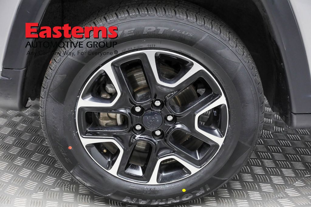 Vehicle image 58 of 61