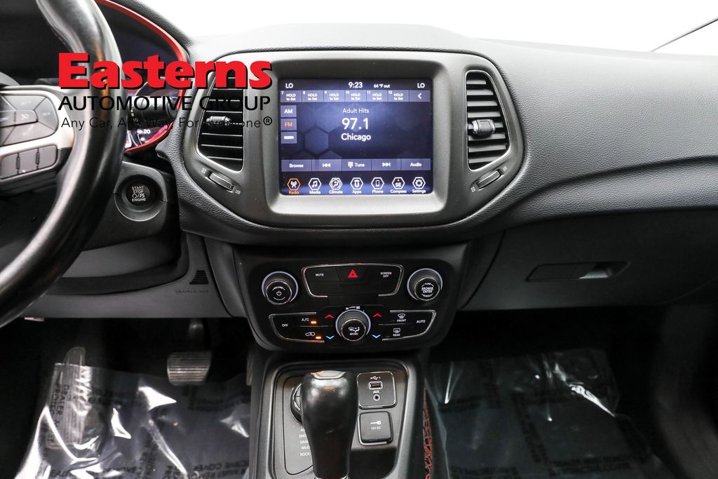 Vehicle image 42 of 61