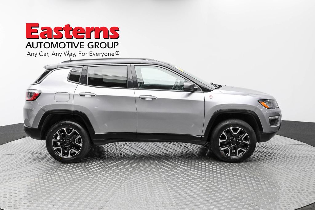 Vehicle image 17 of 61