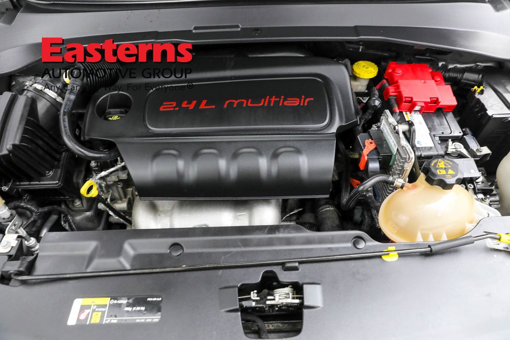 Vehicle image 37 of 61