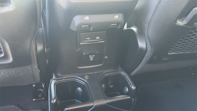 Vehicle image 22 of 29