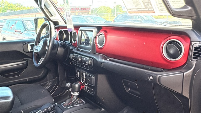 Vehicle image 27 of 29