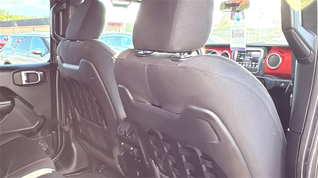 Vehicle image 24 of 29