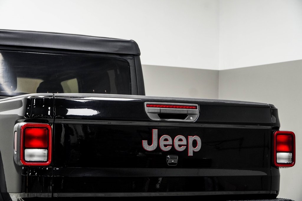 Vehicle image 14 of 36
