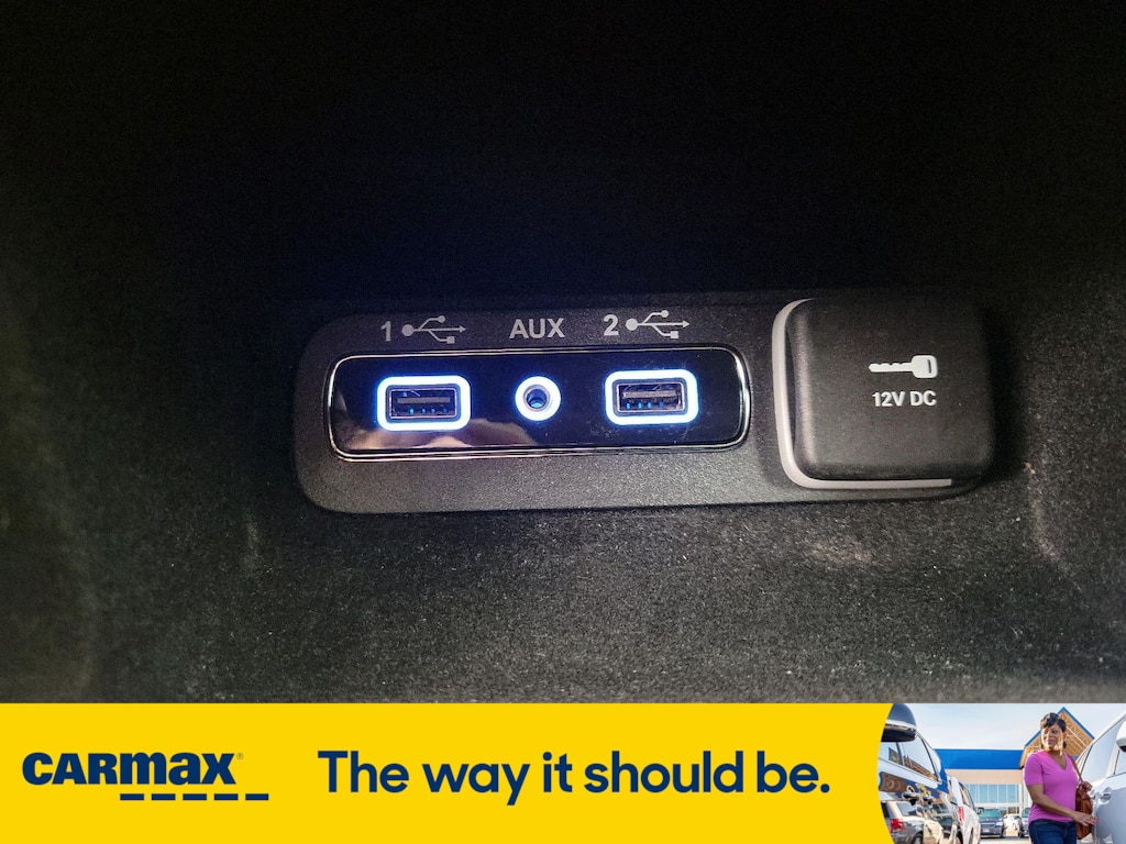 Vehicle image 24 of 39
