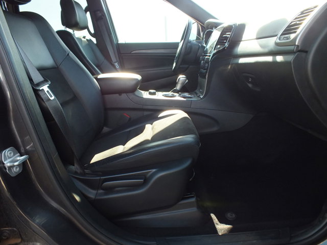 Vehicle image 11 of 22