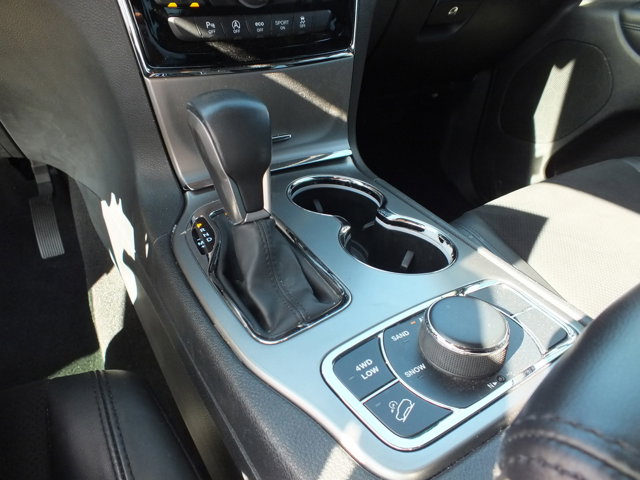 Vehicle image 21 of 22