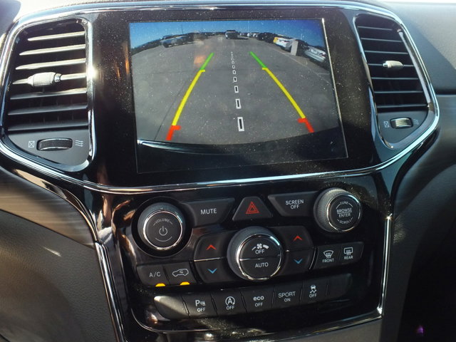 Vehicle image 19 of 22