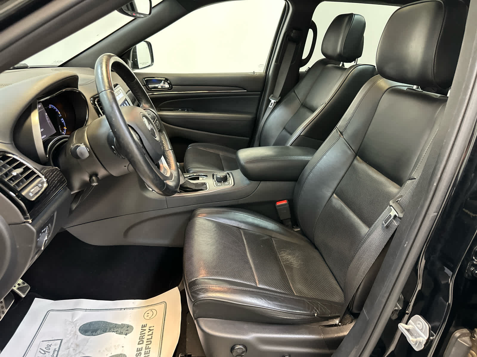 Vehicle image 12 of 30