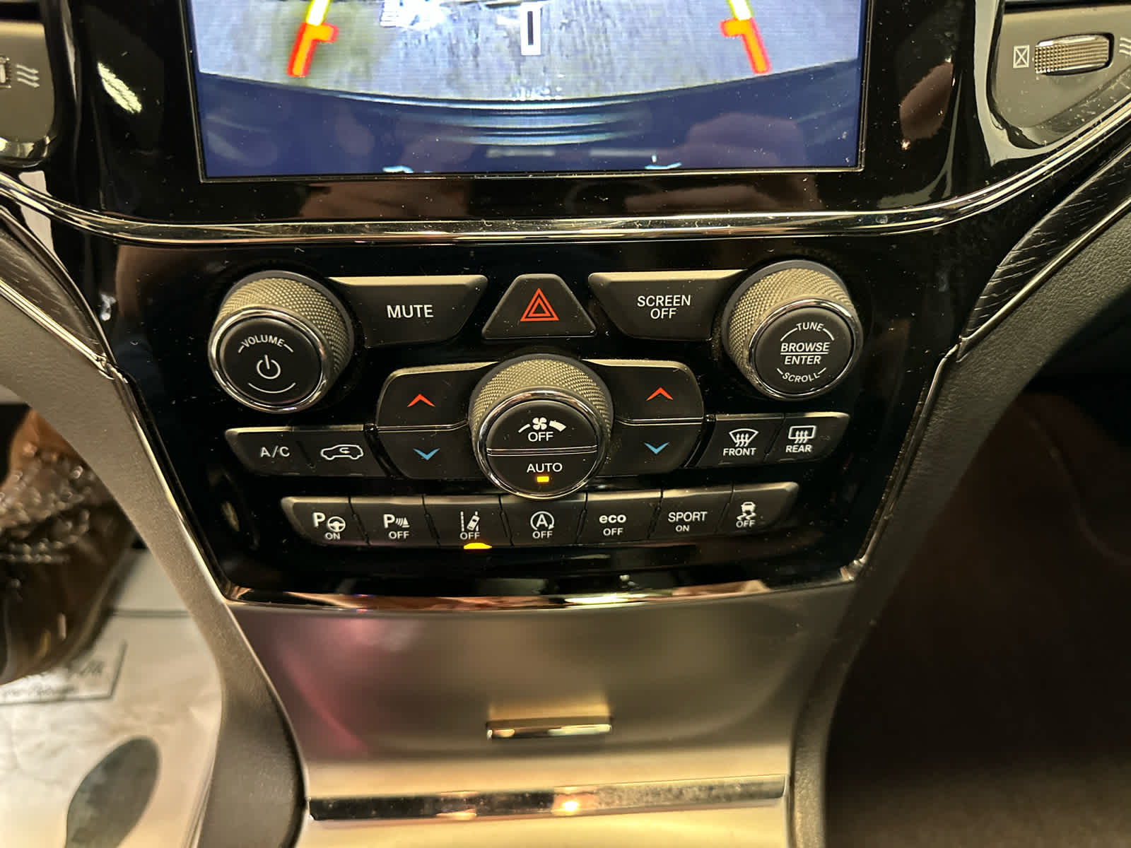 Vehicle image 19 of 30