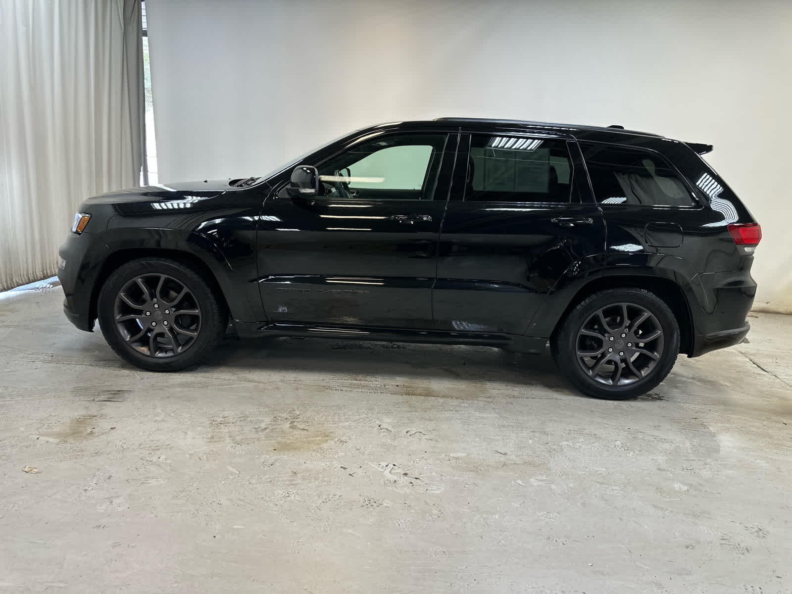Vehicle image 4 of 30