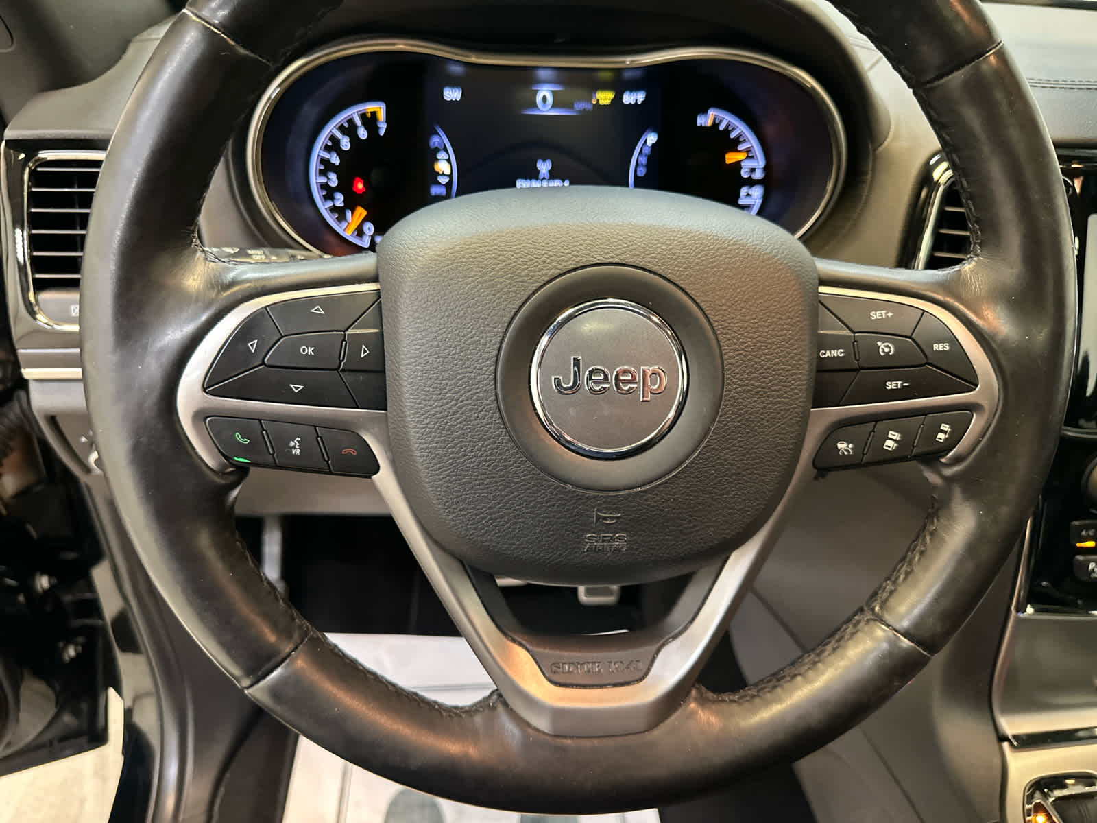 Vehicle image 15 of 30