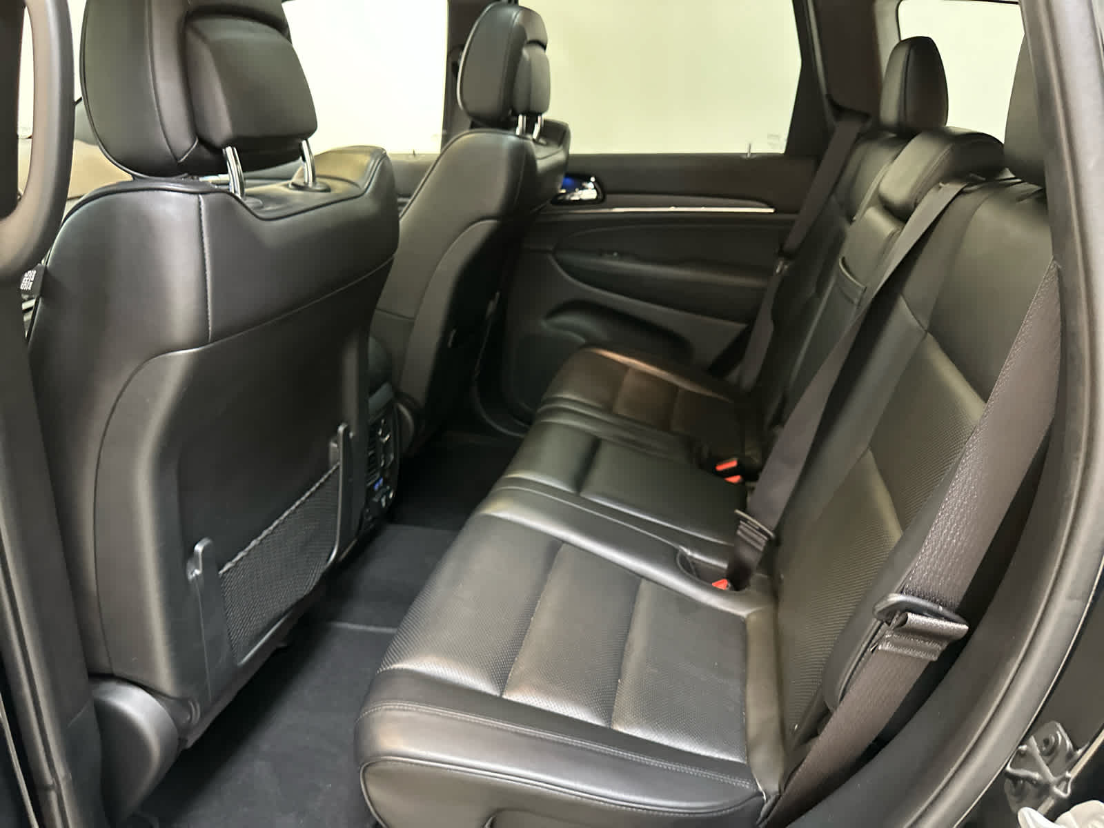 Vehicle image 10 of 30