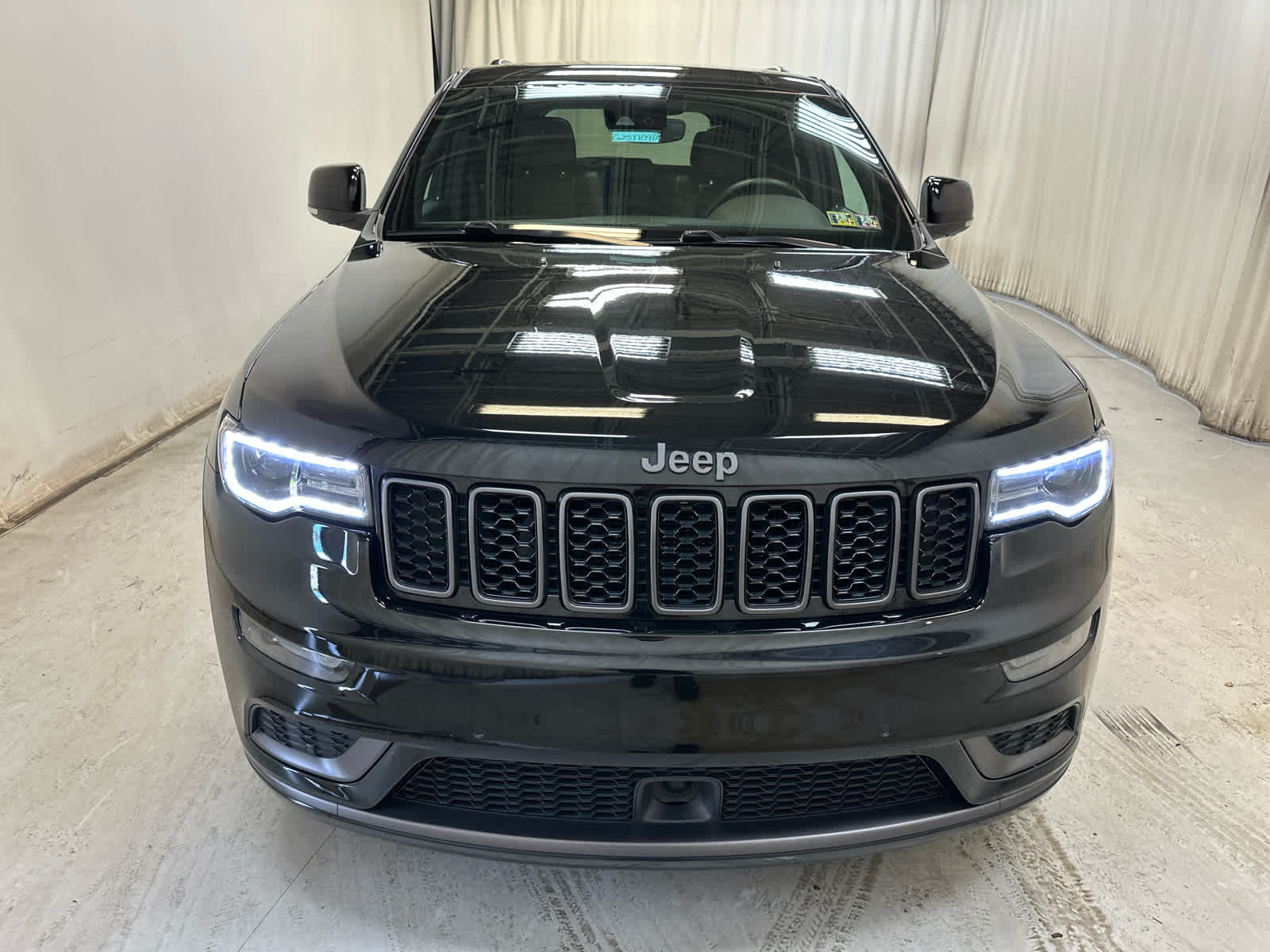 Vehicle image 28 of 30