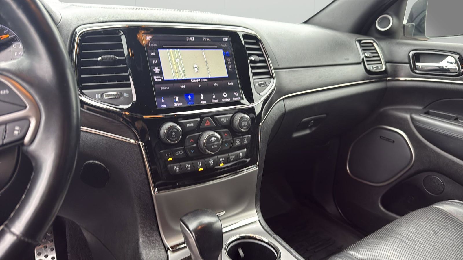Vehicle image 22 of 31