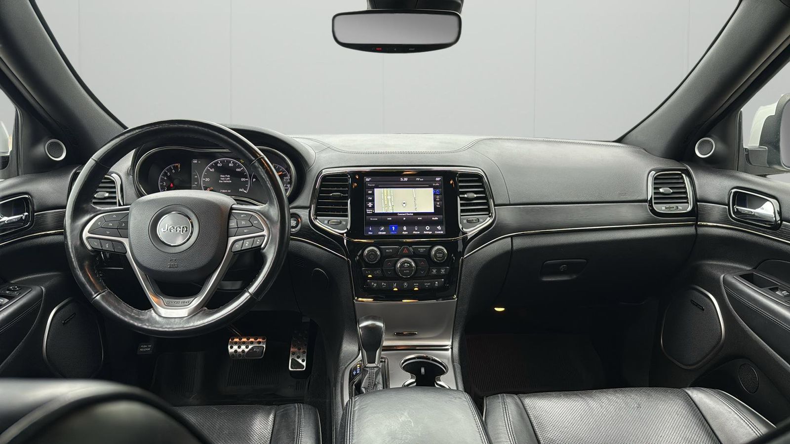 Vehicle image 24 of 31