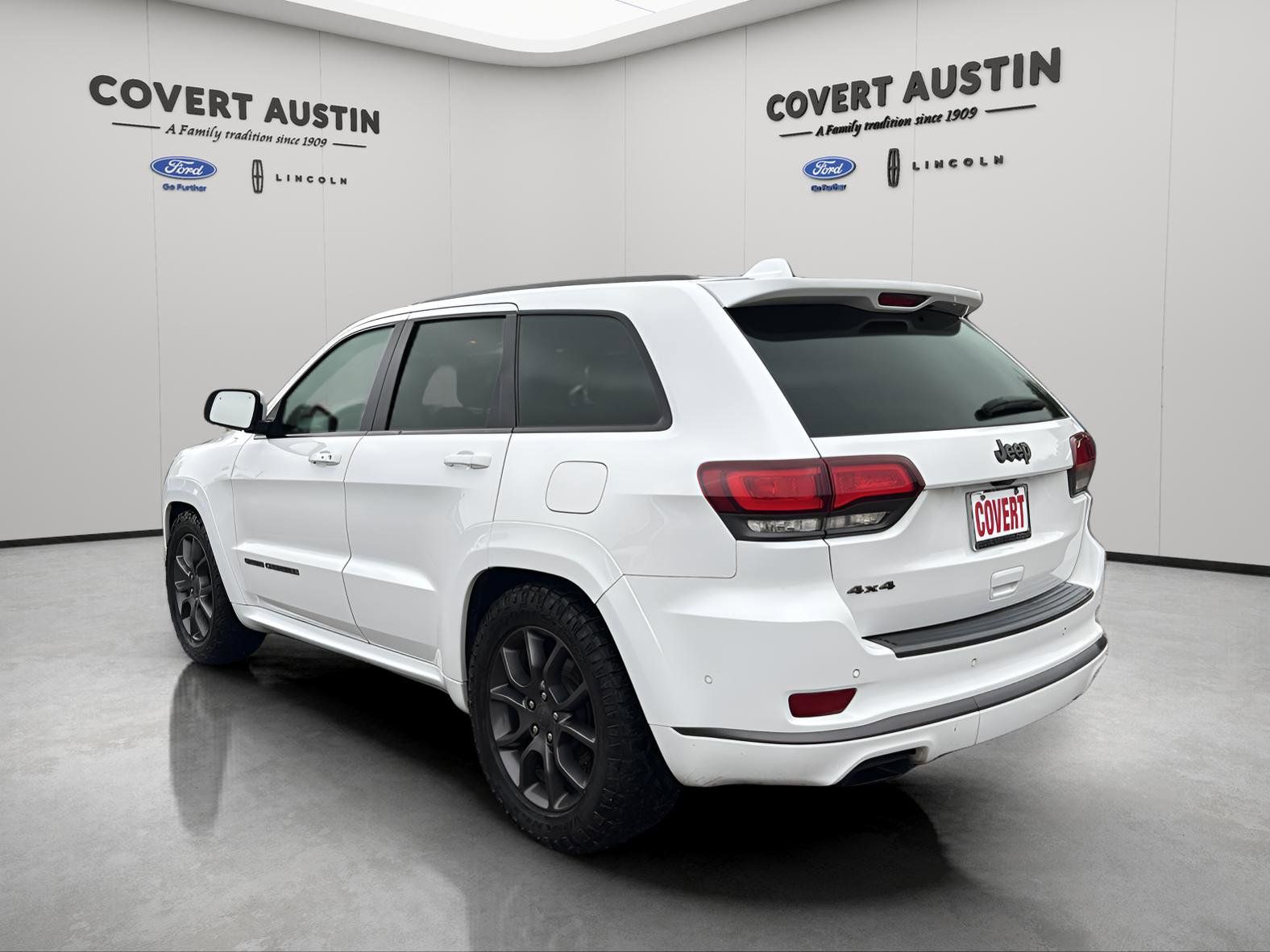Vehicle image 8 of 31