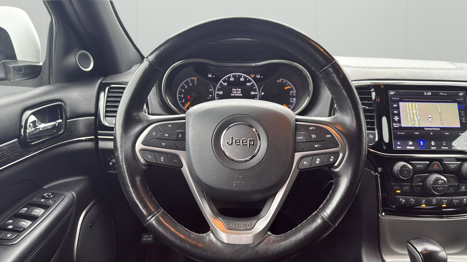 Vehicle image 17 of 31