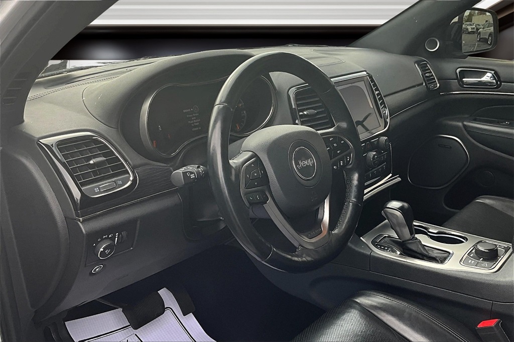 Vehicle image 14 of 41