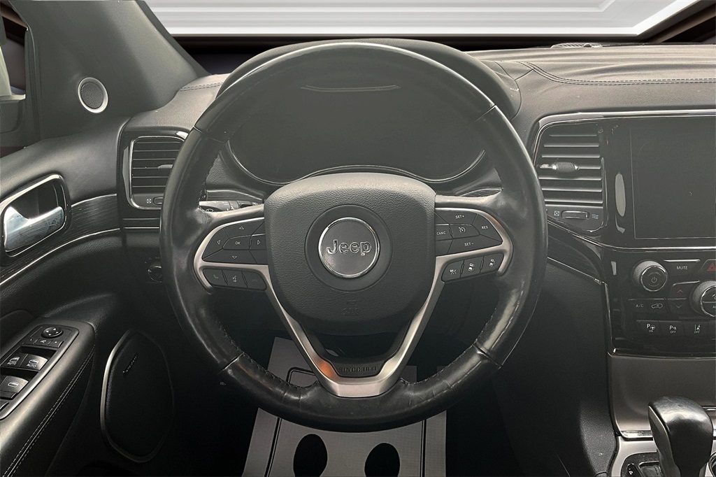Vehicle image 7 of 41